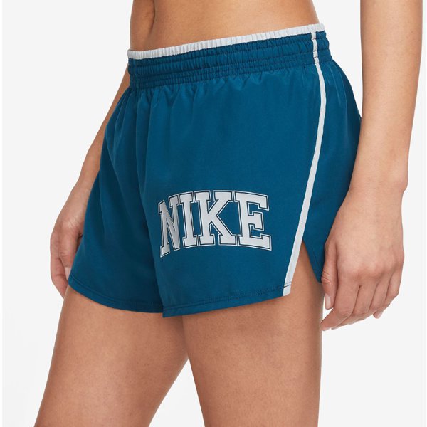 Nike Women's Dri-FIT Swoosh Run 10K Short