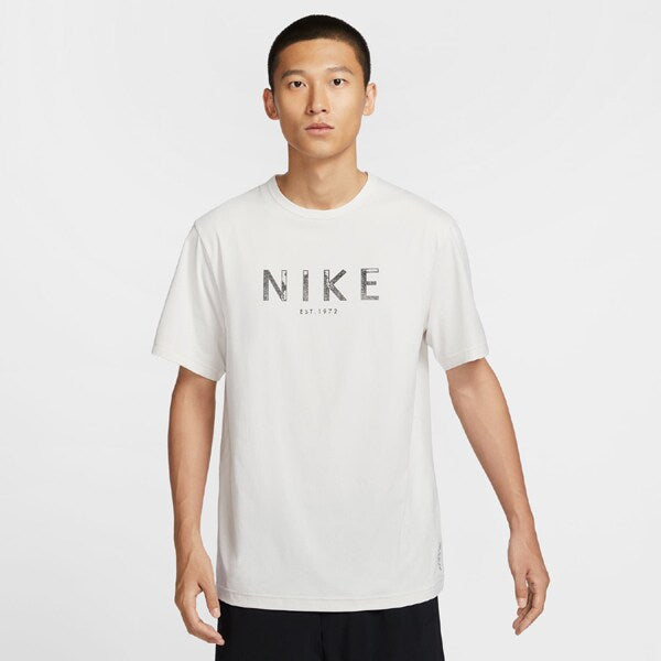 Nike Dri-FIT UV Hyverse Short-Sleeve Training Top