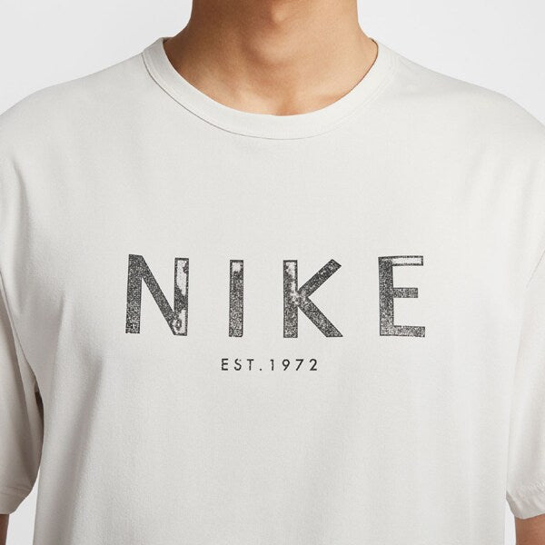 Nike Dri-FIT UV Hyverse Short-Sleeve Training Top