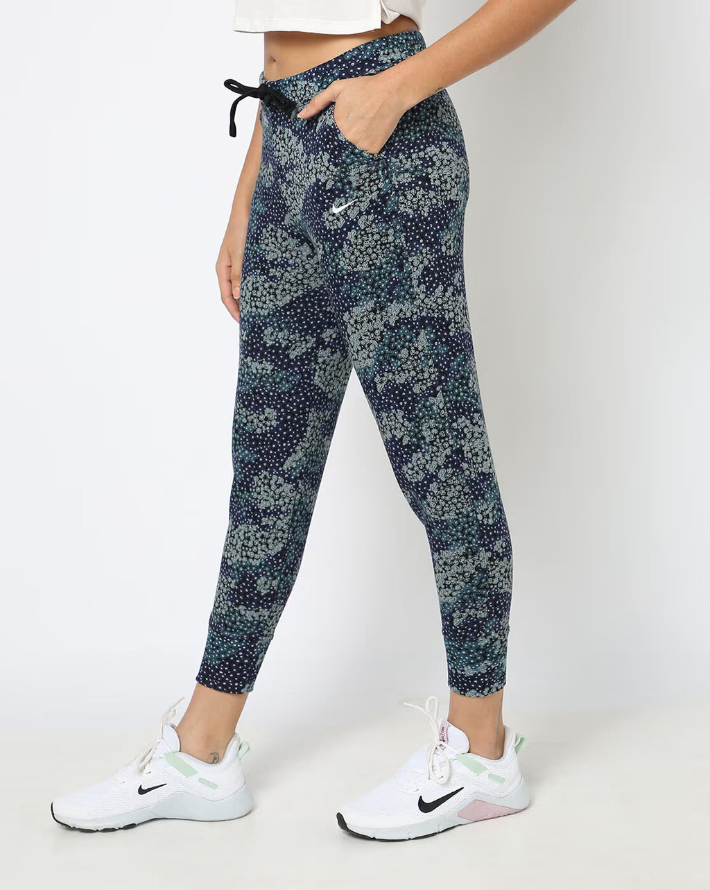 Nike Women's Dri-FIT French Terry All-Over Print 7/8 Pants