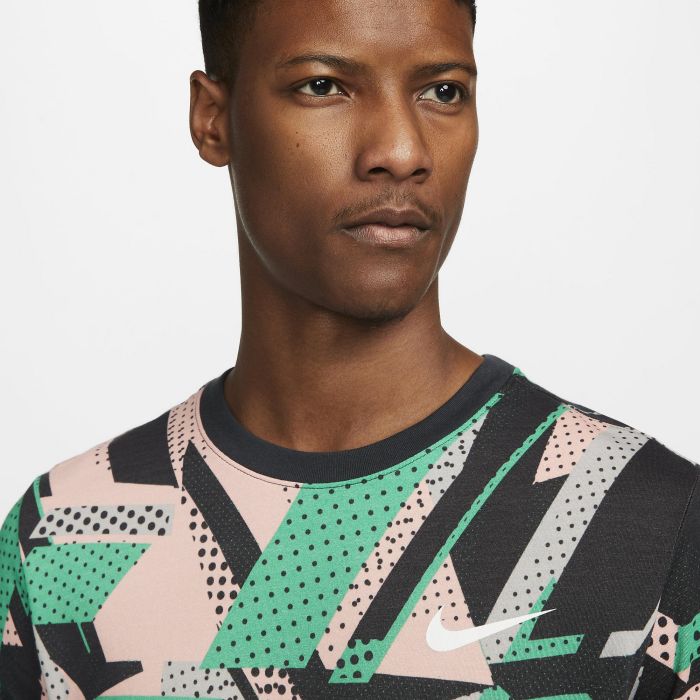 Nike Men's Dri-FIT Summer Graphic T-Shirt