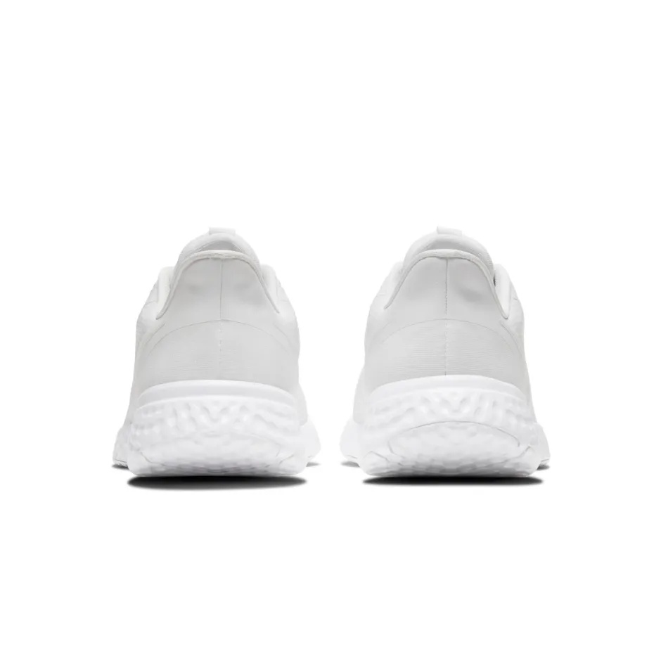 Nike Revolution 5
