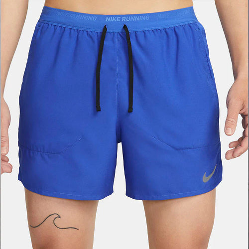Nike Dri-FIT Stride 5IN Boyfriend Shorts