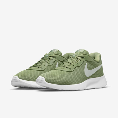 Nike Tanjun Flyease