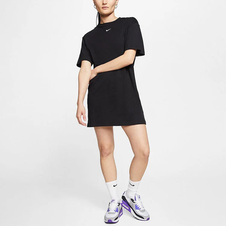 Nike Sportswear Essential Short-Sleeve Dress