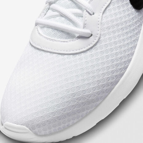 Nike Tanjun