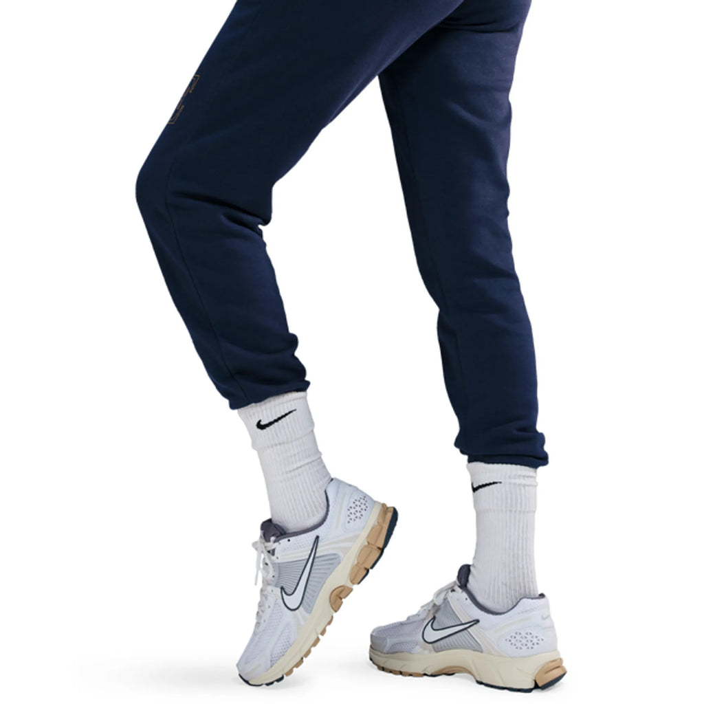 Nike Sportswear Club Standard Pant Shine