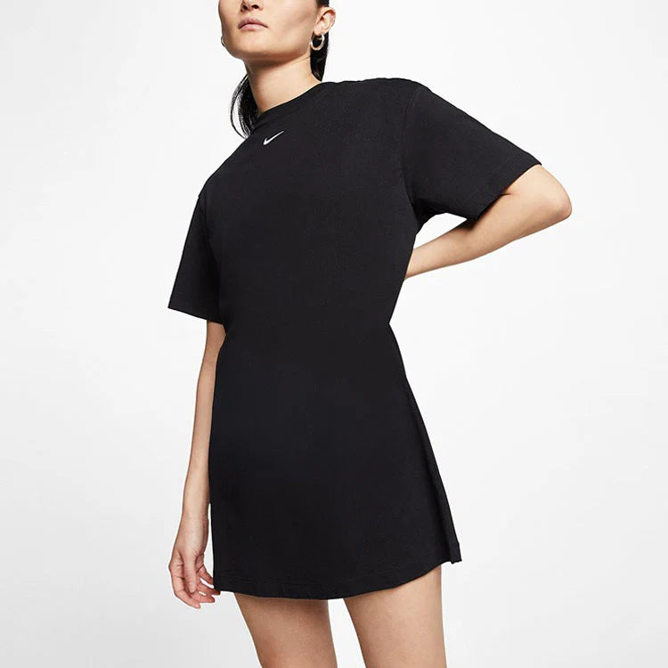 Nike Sportswear Essential Short-Sleeve Dress