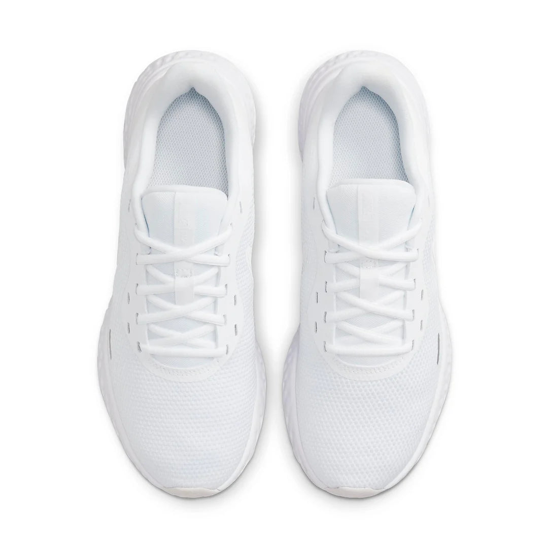 Nike Revolution 5