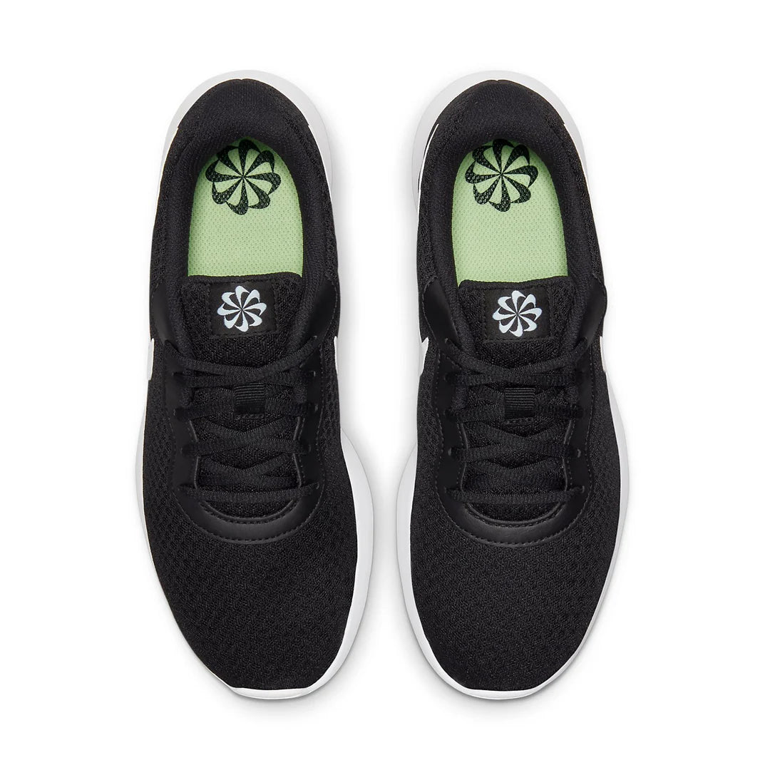 Nike Tanjun