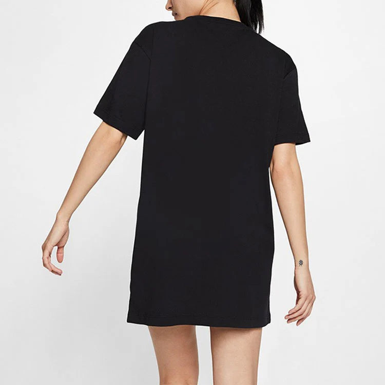 Nike Sportswear Essential Short-Sleeve Dress