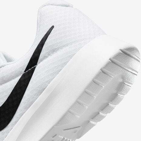 Nike Tanjun