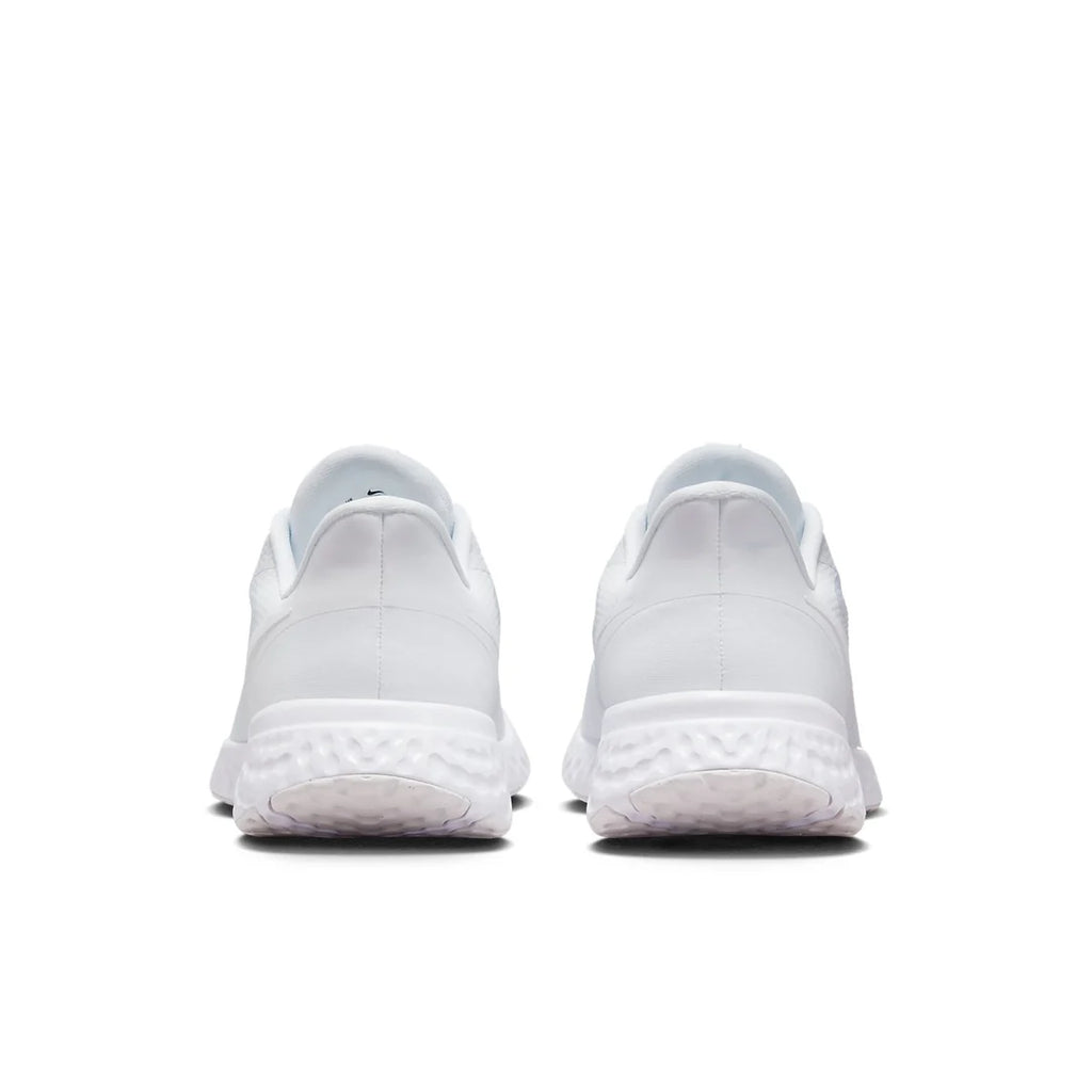 Nike Revolution 5