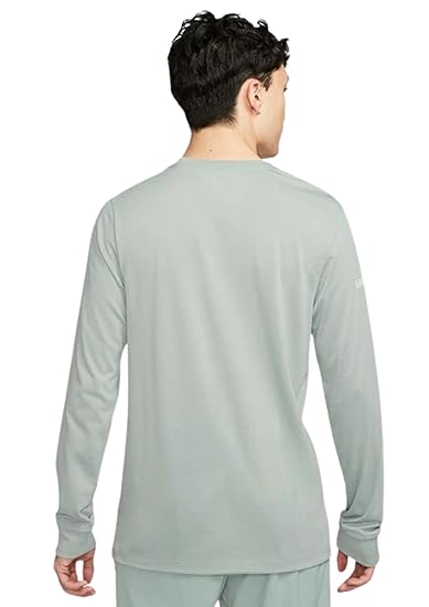 Nike Men's Seasonal Yoga Long-Sleeve T-Shirt