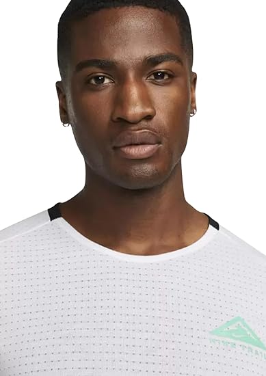 Nike Men's Dri-FIT Solar Chase Short-Sleeve T-Shirt