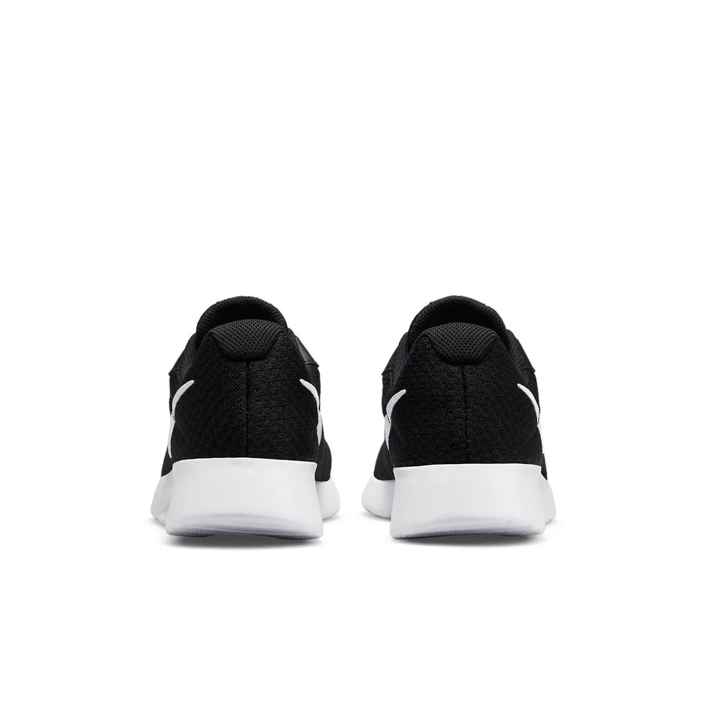 Nike Tanjun