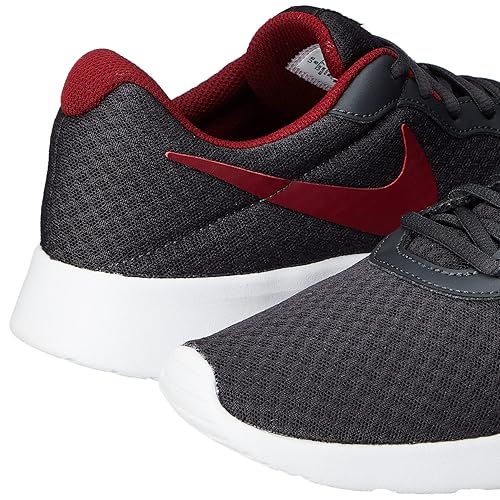Nike Tanjun