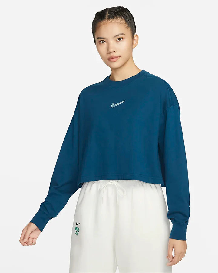 Nike Women's Sportswear Swoosh Graphic Long-Sleeve T-Shirt