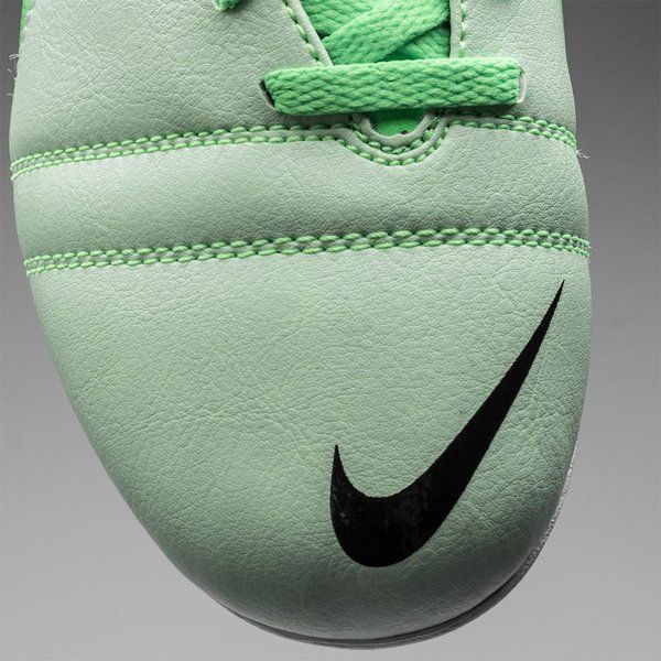 Nike Junior CTR360 Enganche III Firm Ground Soccer Cleat