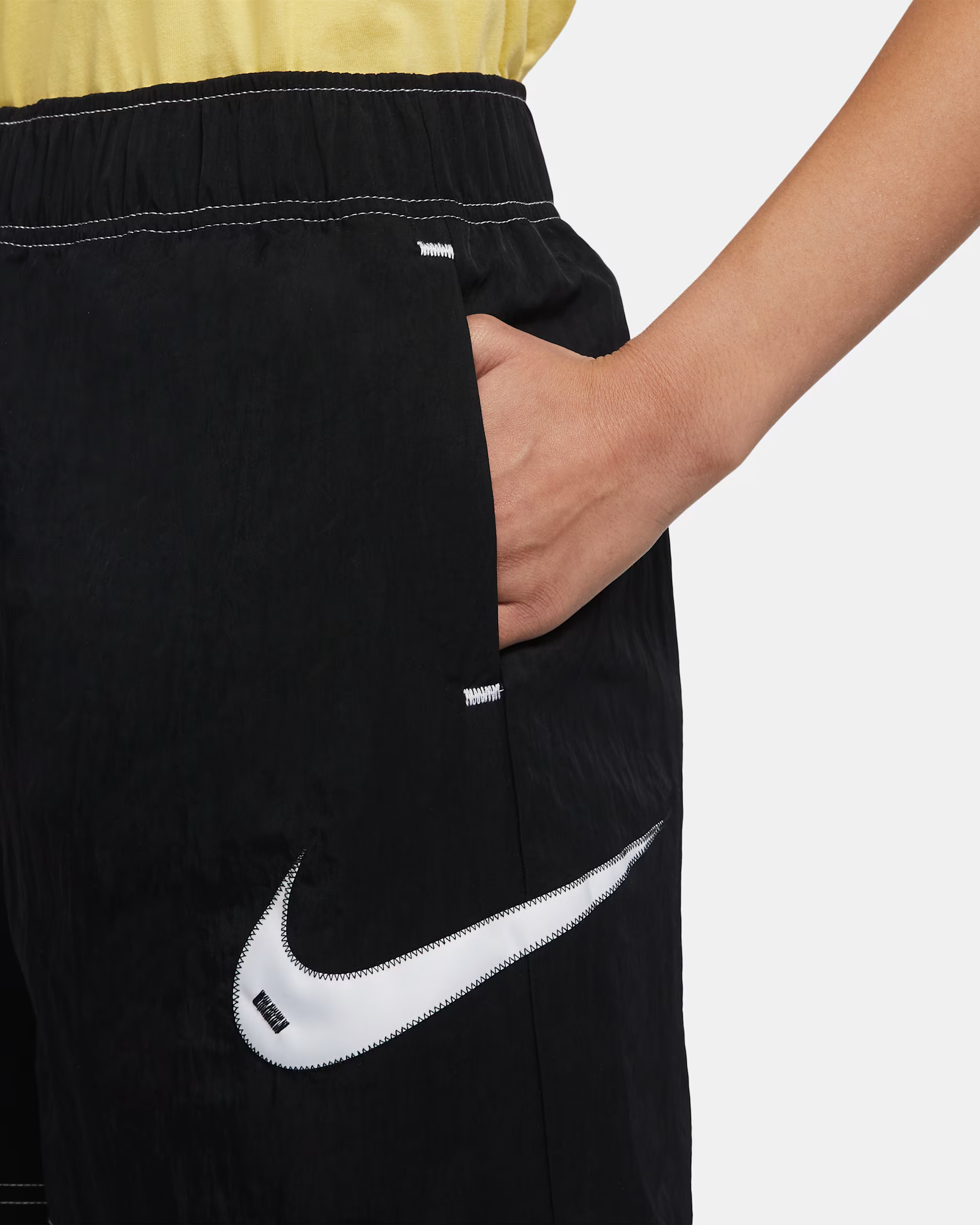 Nike Sportswear Swoosh Woven High-Rise Shorts