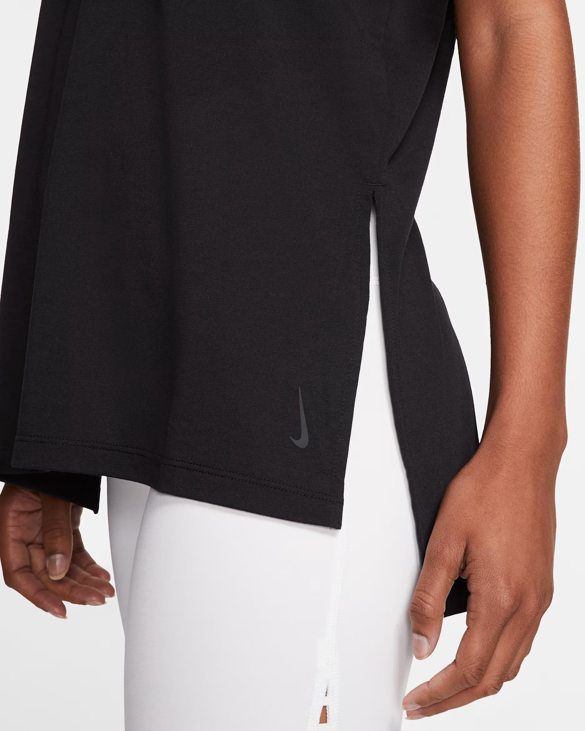 Nike AS Women's Dynamic Fit Layering Short Sleeve Top