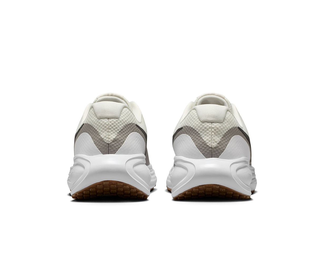 Nike Revolution 8