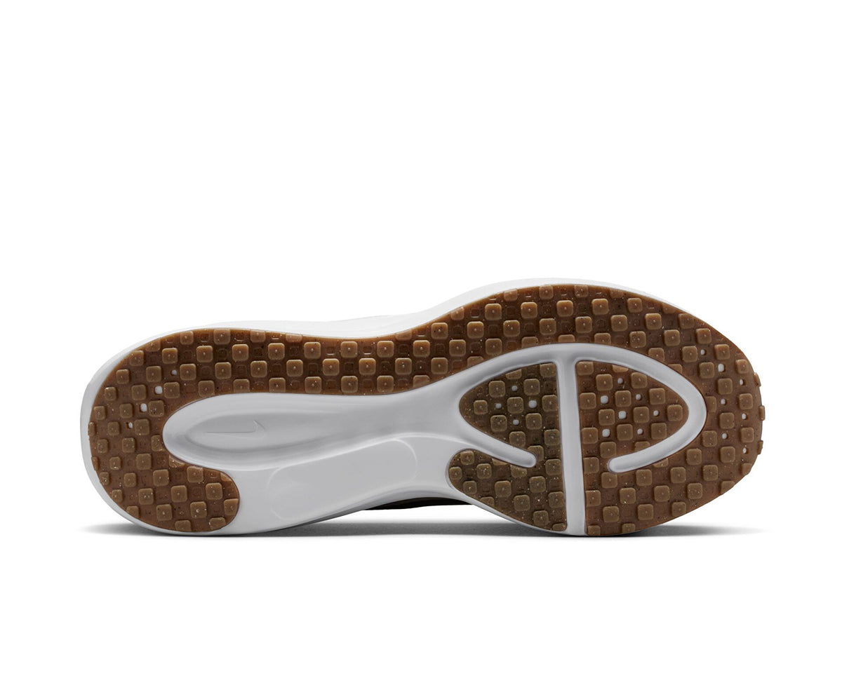 Nike Revolution 8