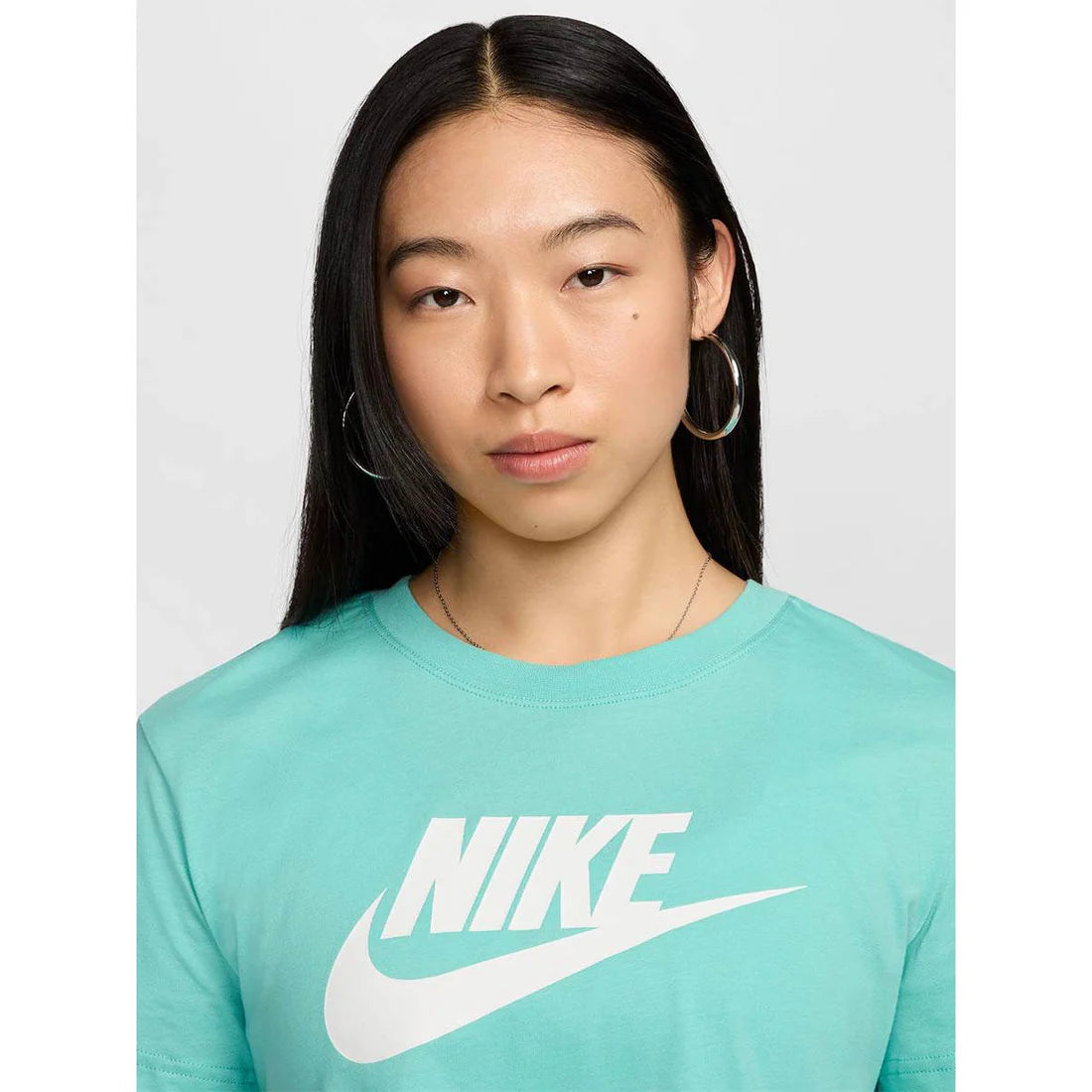 Nike Sportswear Club Crop Tee Futura