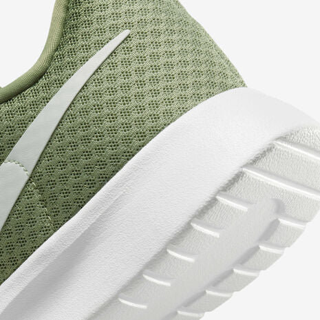 Nike Tanjun Flyease