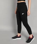 Nike Sportswear Essential Fleece Tight Fit Trousers