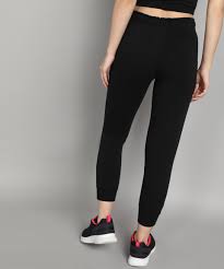 Nike Sportswear Essential Fleece Tight Fit Trousers