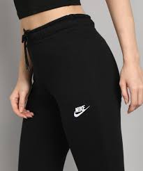 Nike Sportswear Essential Fleece Tight Fit Trousers