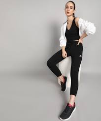Nike Sportswear Essential Fleece Tight Fit Trousers
