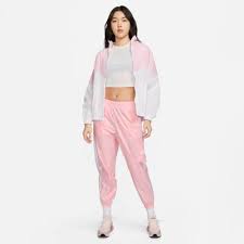 Nike Sportswear Women's Essential Woven Repel Mid-Rise Joggers
