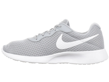 Nike Tanjun