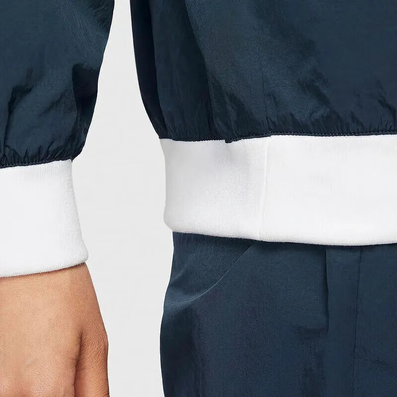 Nike Sportswear Essential Woven Long-Sleeve V-Neck