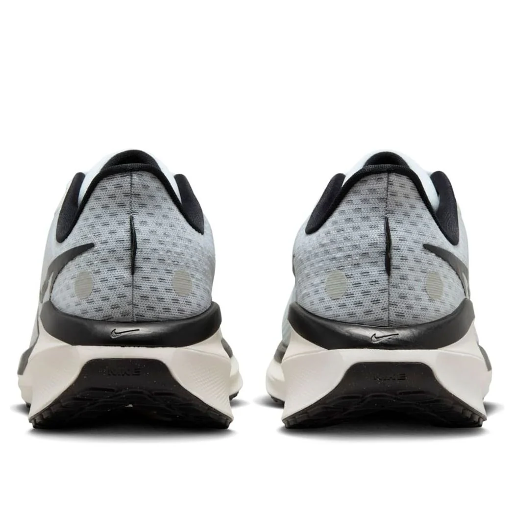 Nike Vomero 17