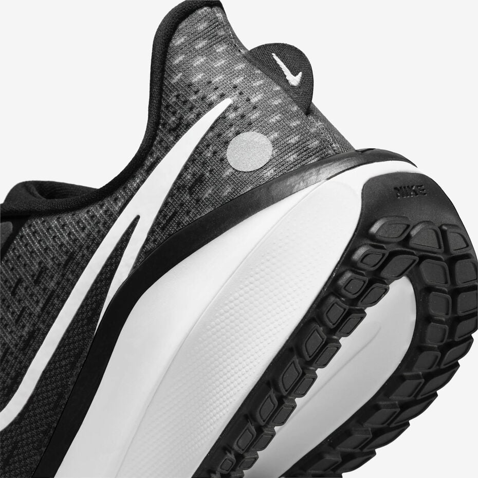 Nike Vomero 17