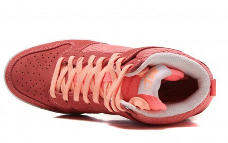 Nike Dunk Sky Hi Essential