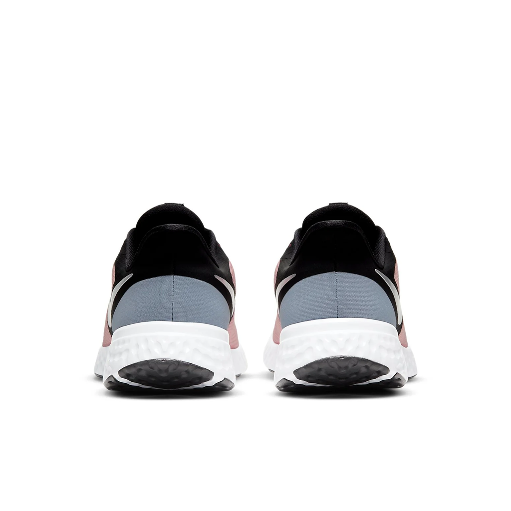 Nike Revolution 5