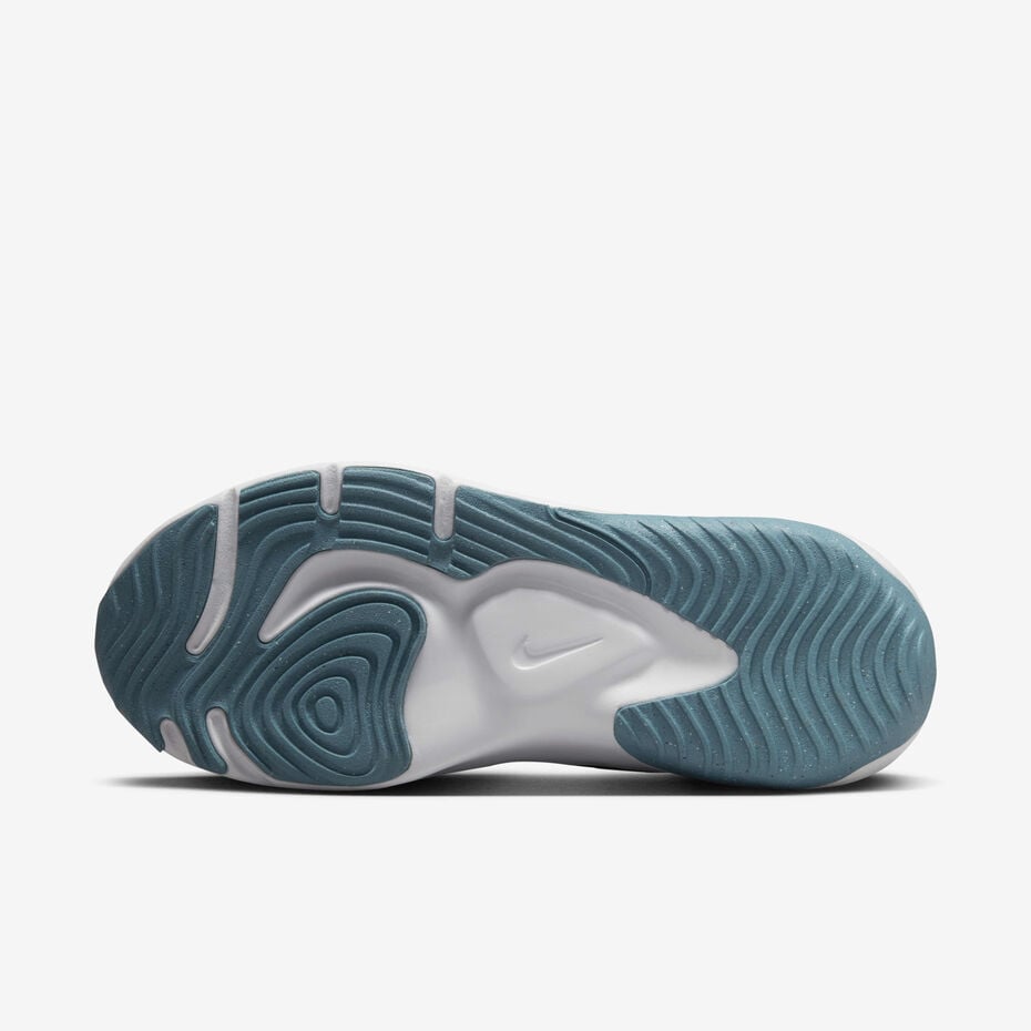 Nike Legend Essential 3