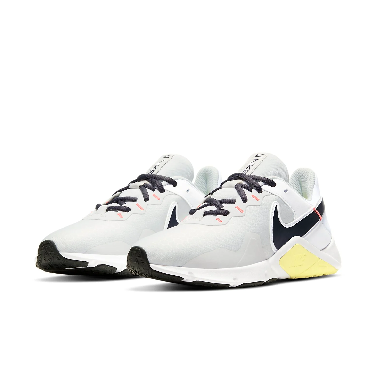 Nike Legend Essential 2