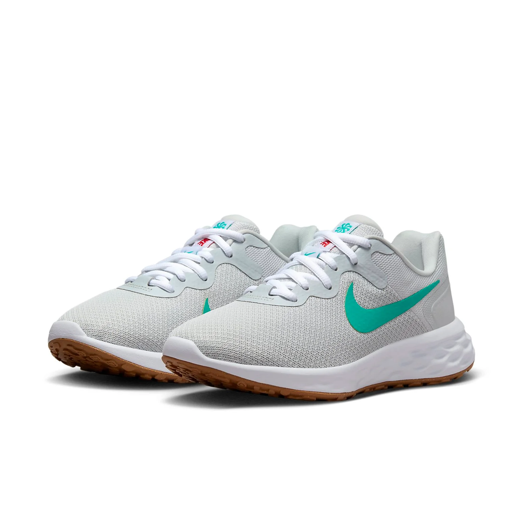 Nike Revolution 6