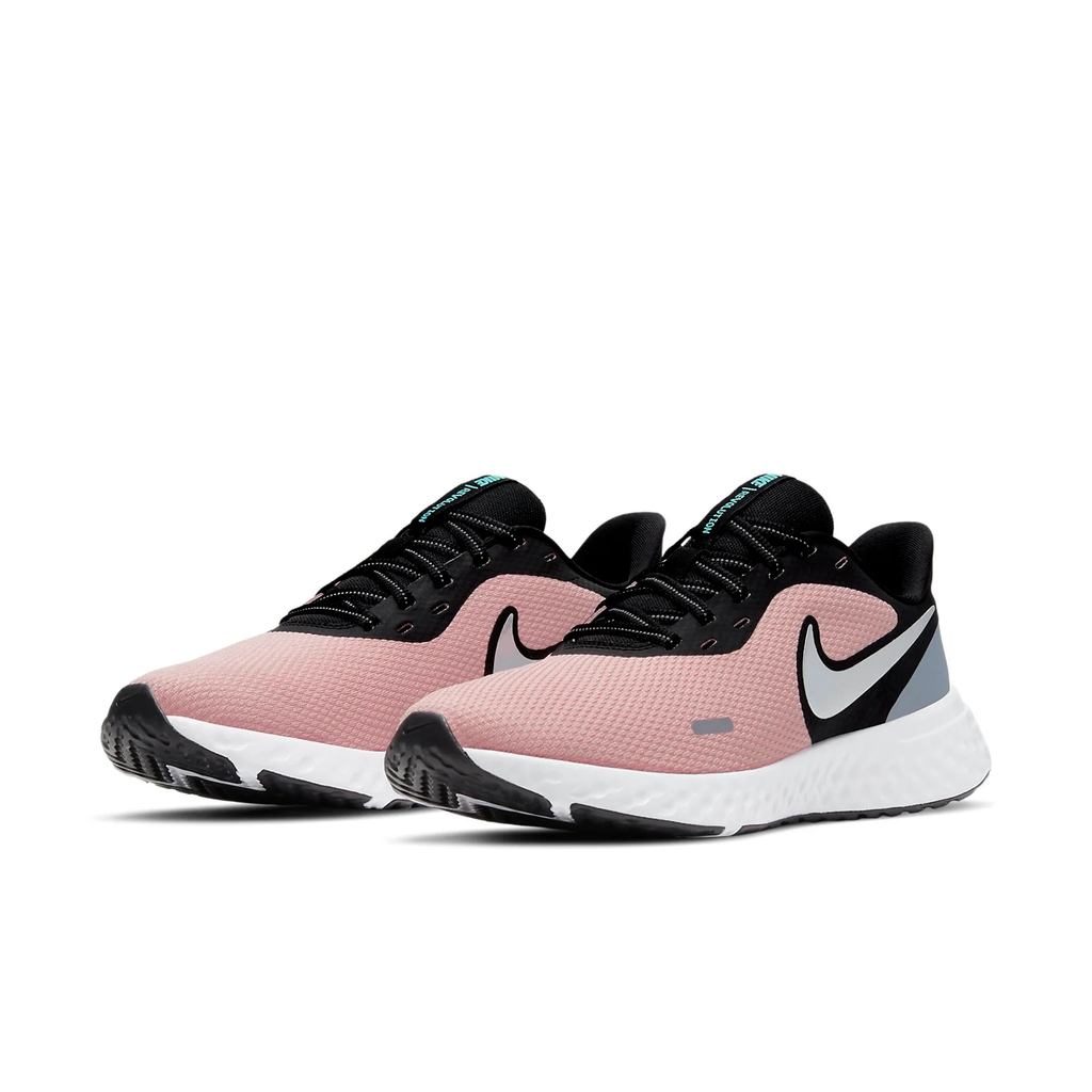 Nike Revolution 5