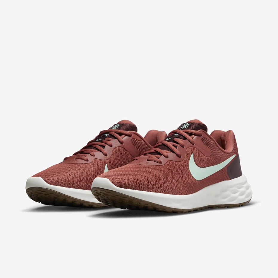Nike Revolution 6