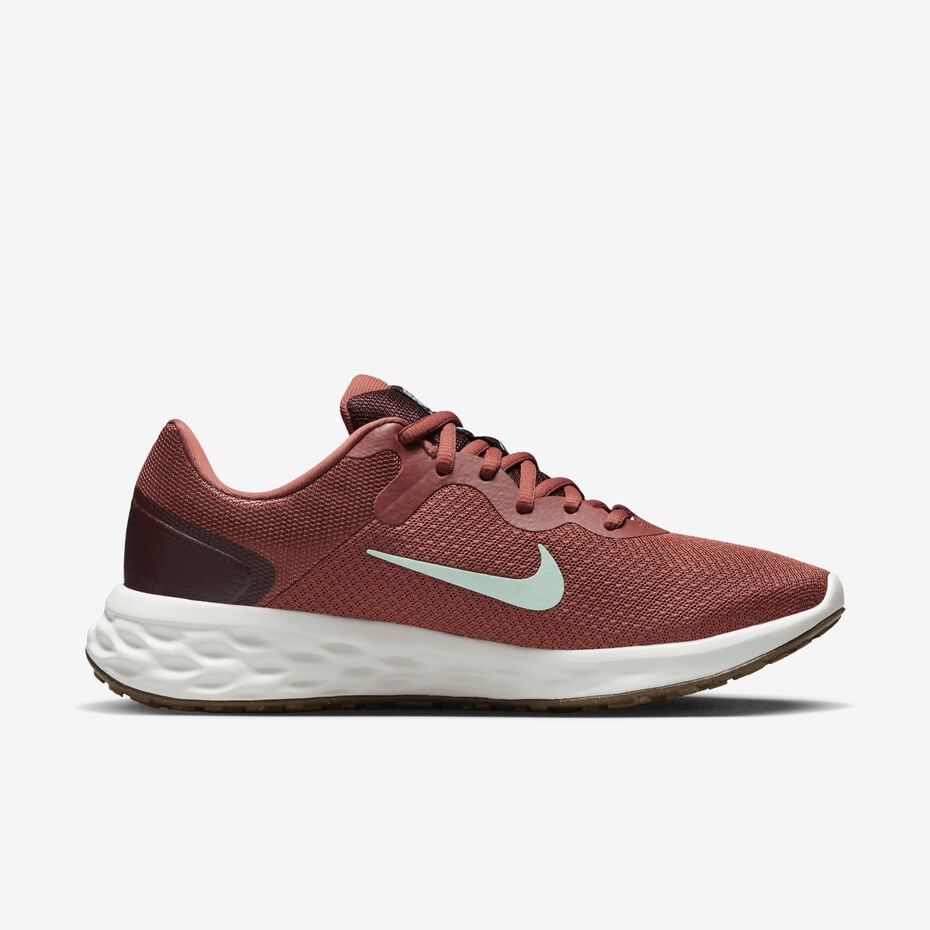 Nike Revolution 6