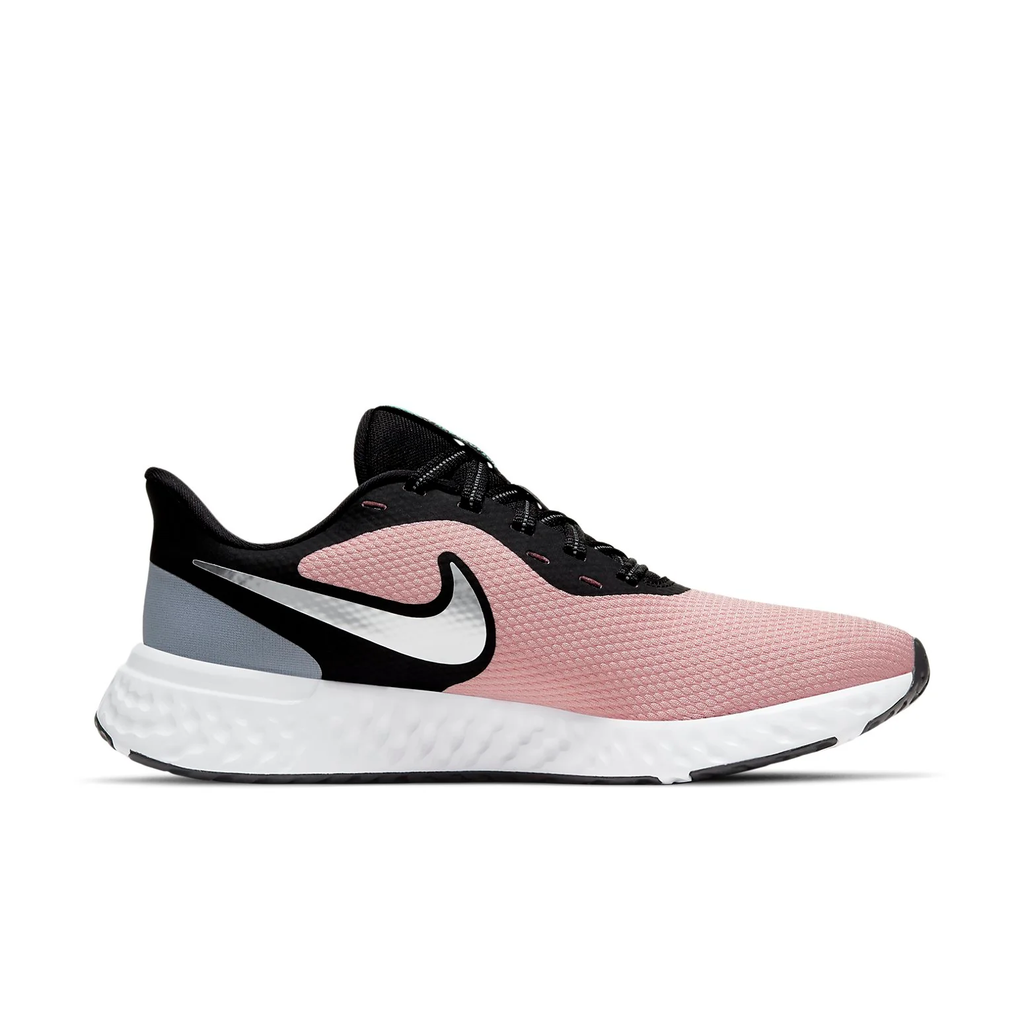 Nike Revolution 5