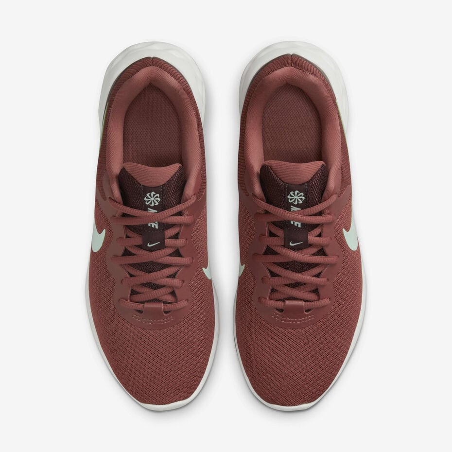 Nike Revolution 6