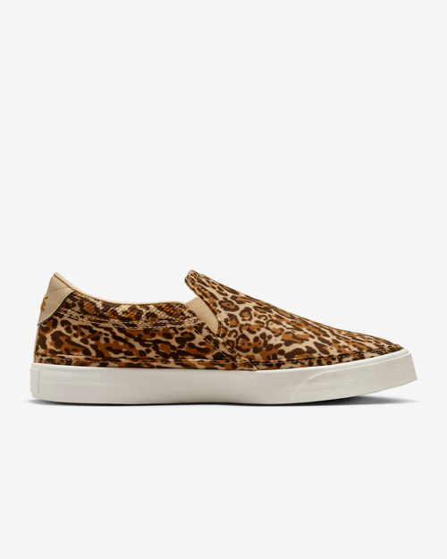 Nike Court Legacy Slip-On Platform