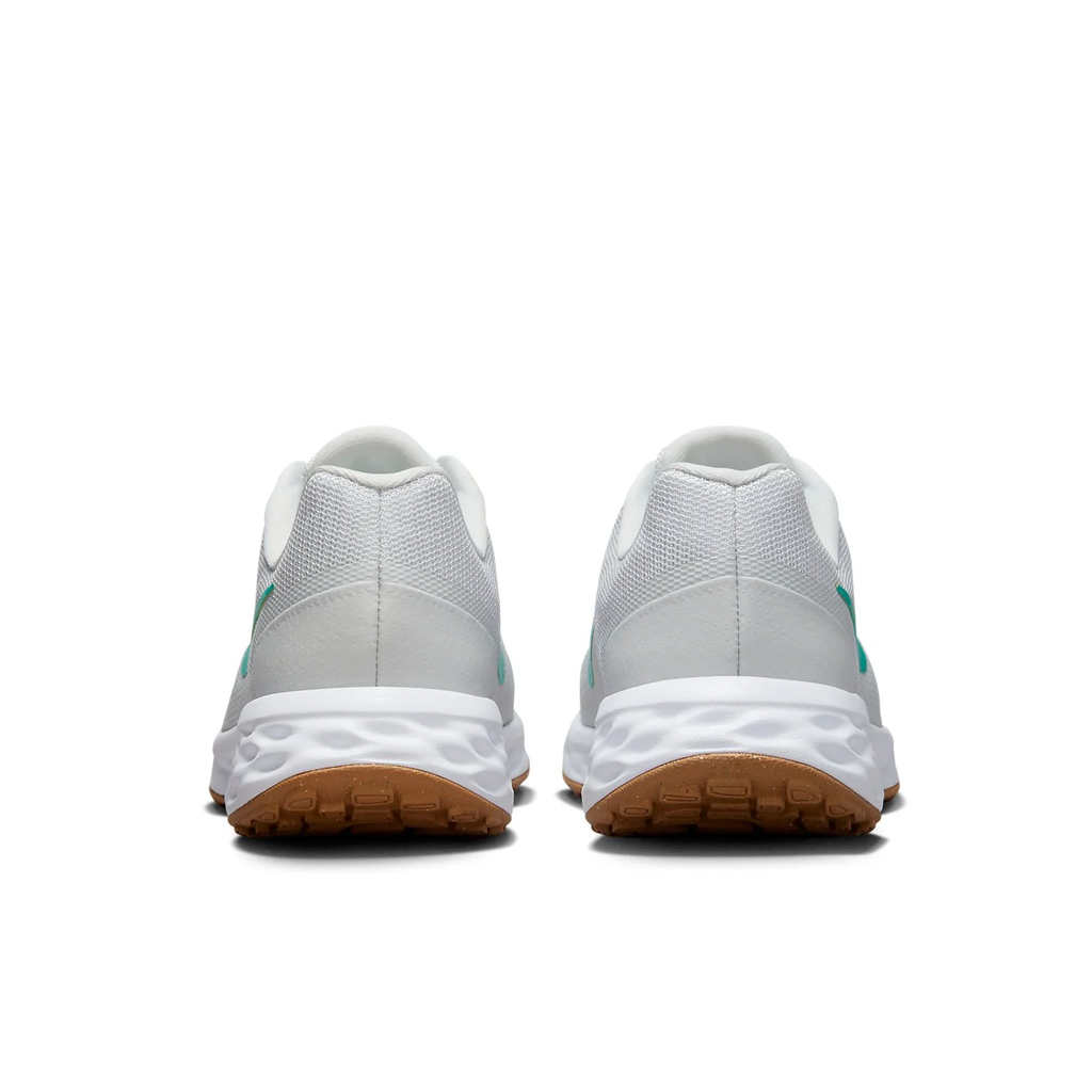 Nike Revolution 6